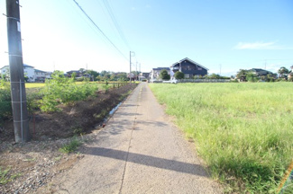 【前面道路含む現地写真】
