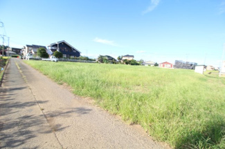 【前面道路含む現地写真】