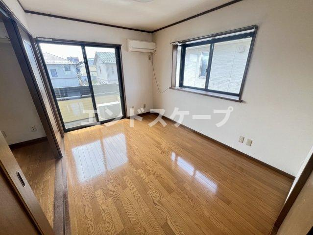 キャッスル飯塚Bの居間・リビング|高崎、前橋、伊勢崎エリアのお部屋探しはエンドスケープまで！お客様の理想お聞かせ下さい♪