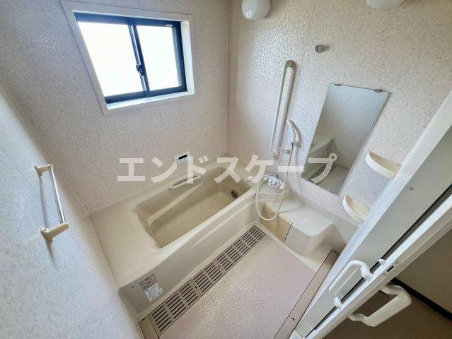 キャッスル飯塚Bの浴室|高崎、前橋、伊勢崎エリアのお部屋探しはエンドスケープまで！お客様の理想お聞かせ下さい♪