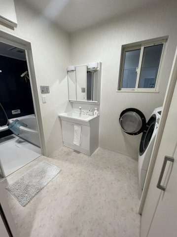 高知市桜井町　中古住宅の独立洗面台