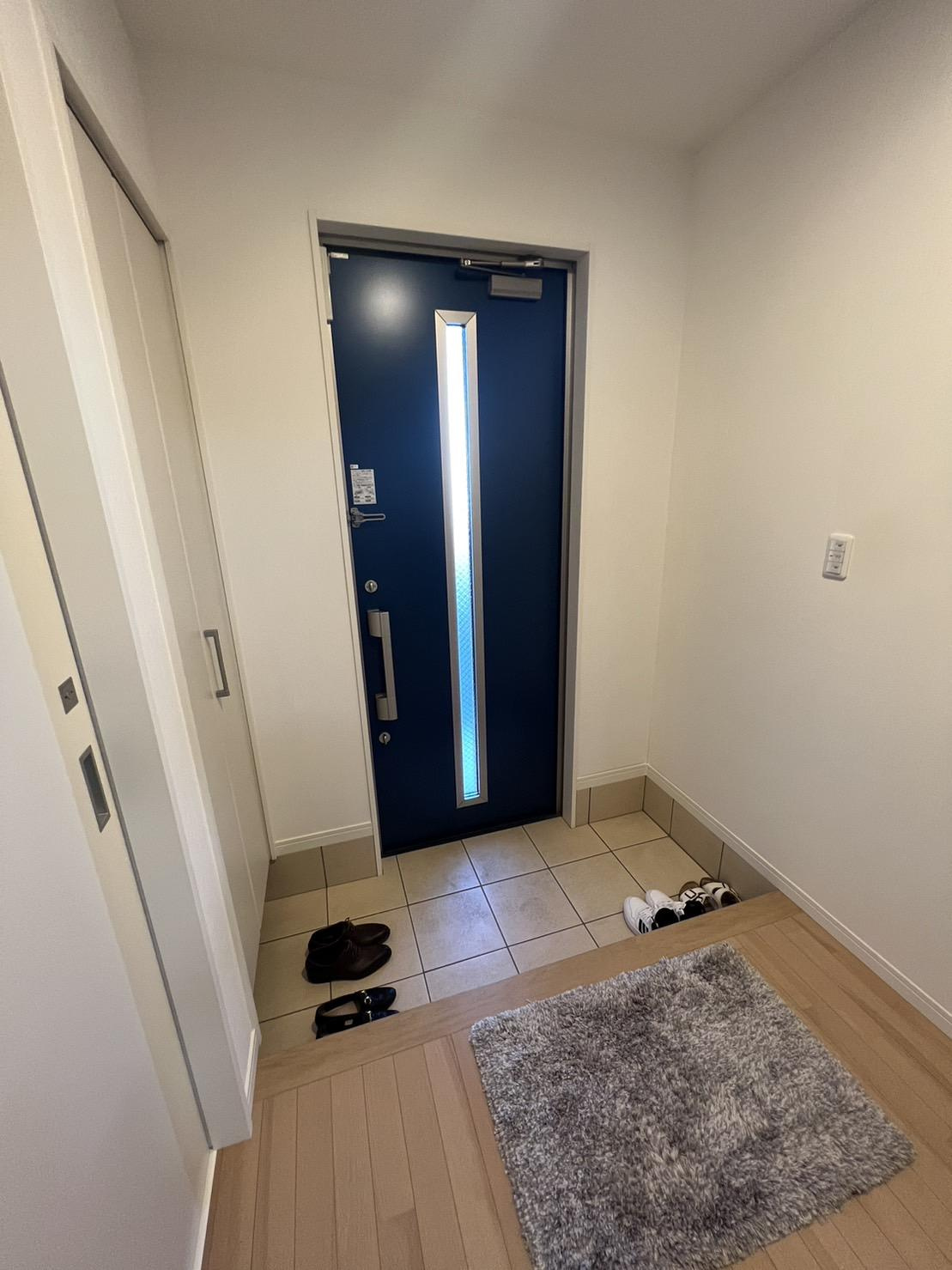 高知市桜井町　中古住宅の玄関