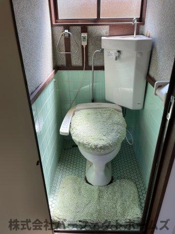 長浜市神前町OC戸建のトイレ|落ち着いた色調のトイレです