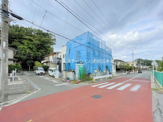 【前面道路含む現地写真】