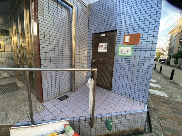 土井グランドマンション　仲介手数料無料のエントランス