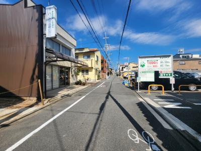 メゾンドゼフィールの周辺|前面道路