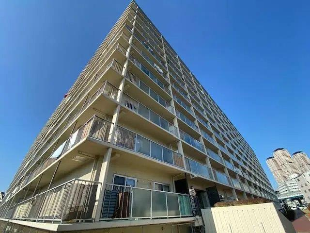 守口ビューハイツの外観|新しい生活にいかがでしょうか？外観はお住まいの顔になります。こだわりたいポイントですね。水回りリフォームやリノベーションも承ってます。
■現地見学・資金計画相談・住宅ローン相談もお問合せ受付中■