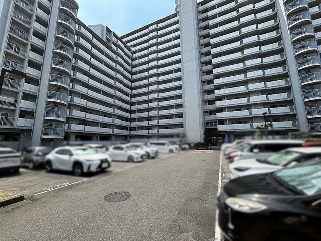 メイプルパークスクエア東弐番街の駐車場|駐車場■物件内覧・資金計画相談・住宅ローン相談、リフォーム相談、お問合せ受付中■
※当日・翌日のご内覧、ご相談はお電話でのお問合せがスムーズです！