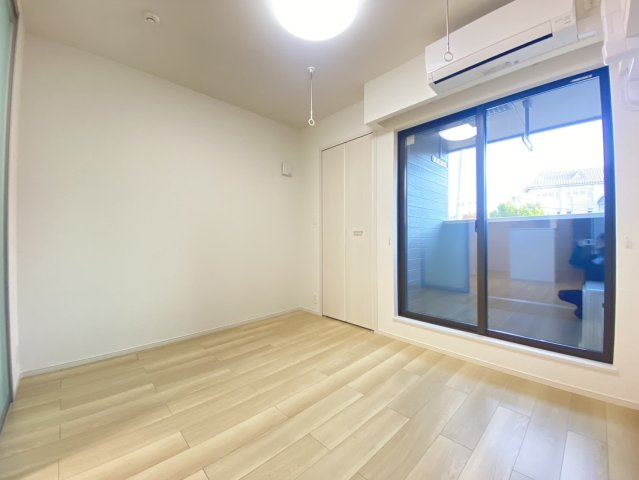 グローリアの洋室