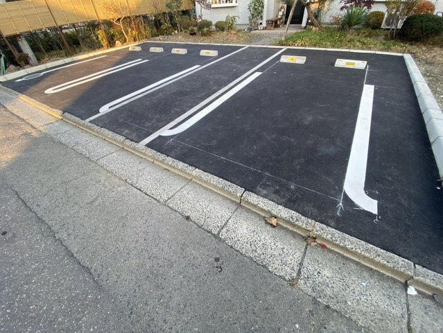 グローリアの駐車場