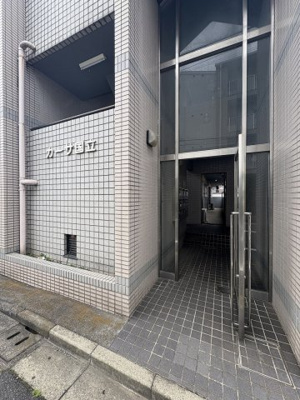 【エントランス】 | カーサ国立 | 月額管理料無料！賃貸管理はアブレイズパートナーズにお任せを！