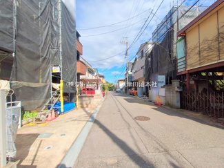 【前面道路含む現地写真】