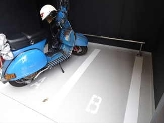 【駐車場】