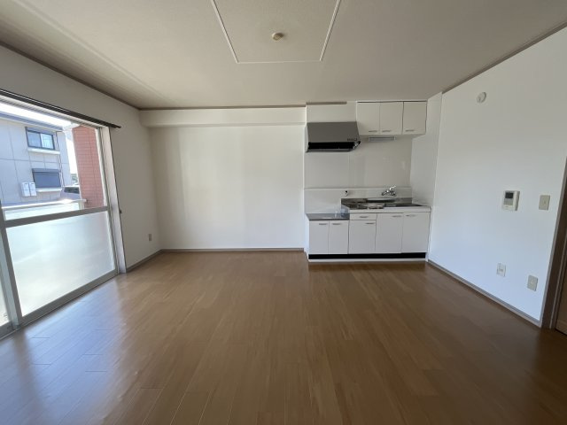 サンローヤルの居間・リビング