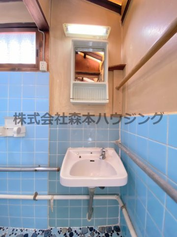 【洗面所】 | 　門真市末広町2貸家 | 洗面台です