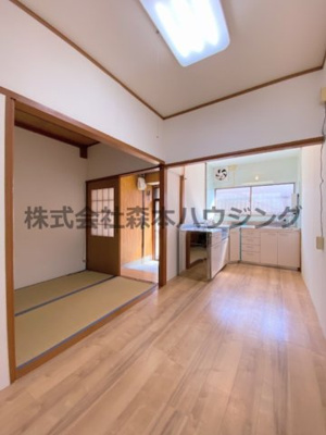 【居間・リビング】 | 　門真市末広町2貸家 | 使いやすいキッチンスペースです
