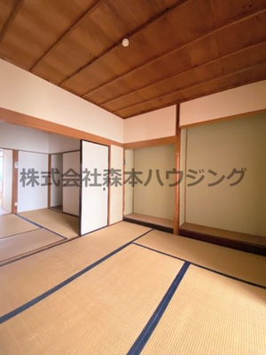 【和室】 | 　門真市末広町2貸家 | い草の香りが落ち着く素敵な和室です
1階