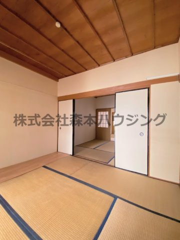 【和室】 | 　門真市末広町2貸家 | 畳の上でゆっくりとくつろげる和室です
1階