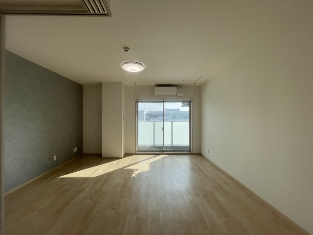 ＫＳ駅前ビルの居間・リビング