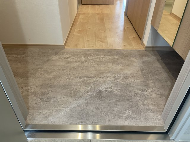 ＫＳ駅前ビルの玄関