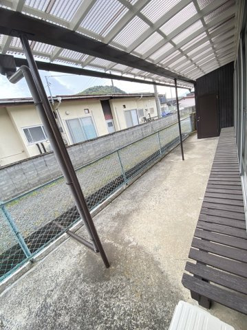 御山検田貸家-東のバルコニー