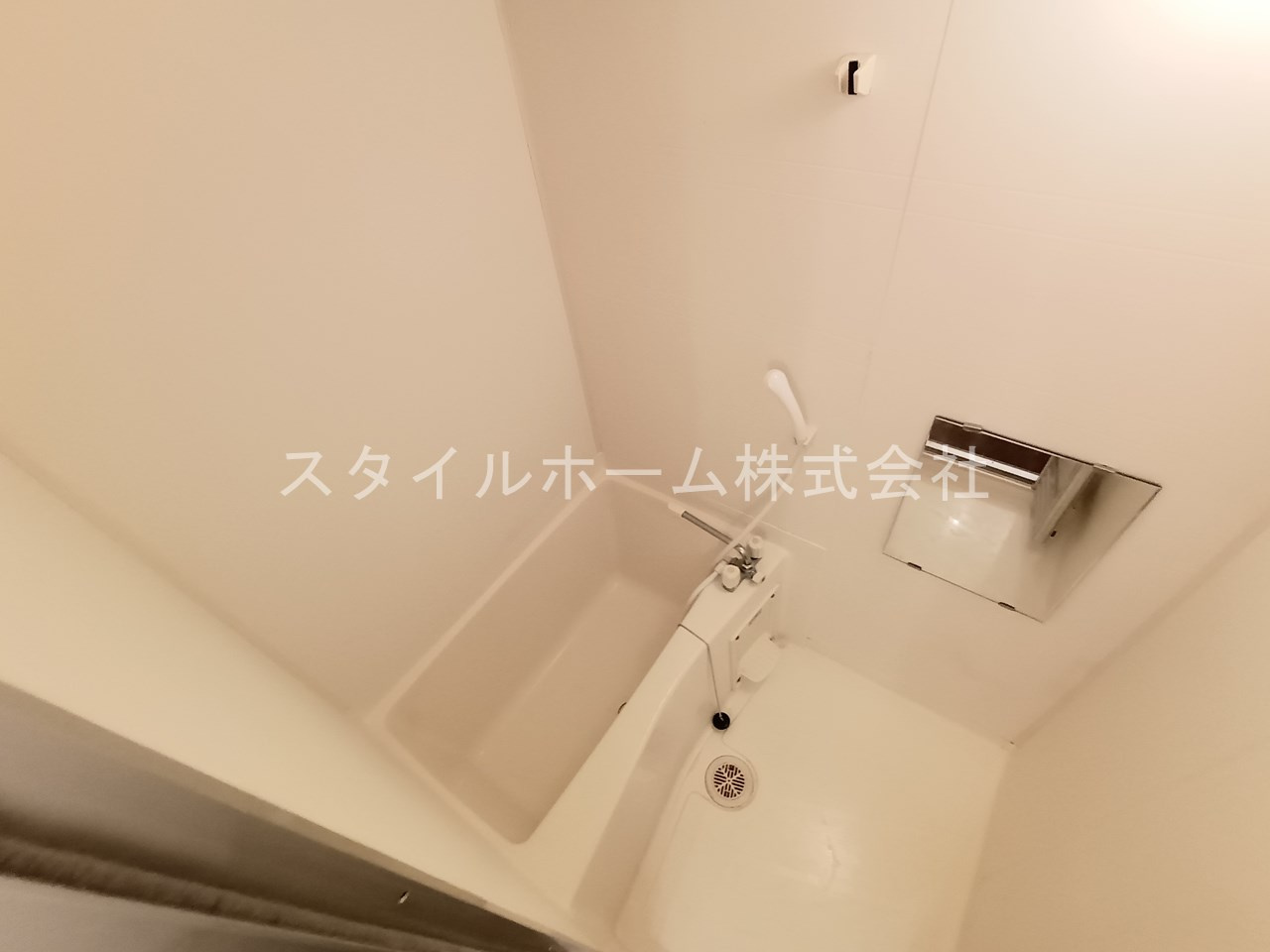 ウイングコート東小田原Bの浴室|別部屋写真です。