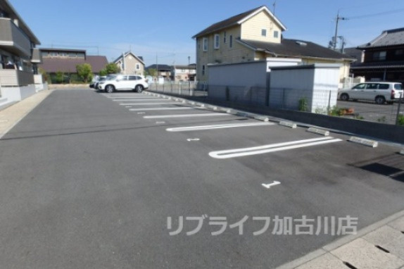 パストラル小野の駐車場