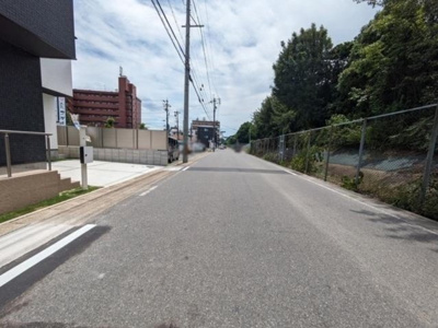 【前面道路含む現地写真】 | Terrechez守山区四軒家1期全2棟＜新築一戸建て仲介手数料無料＞ | 前面道路含む現地写真です