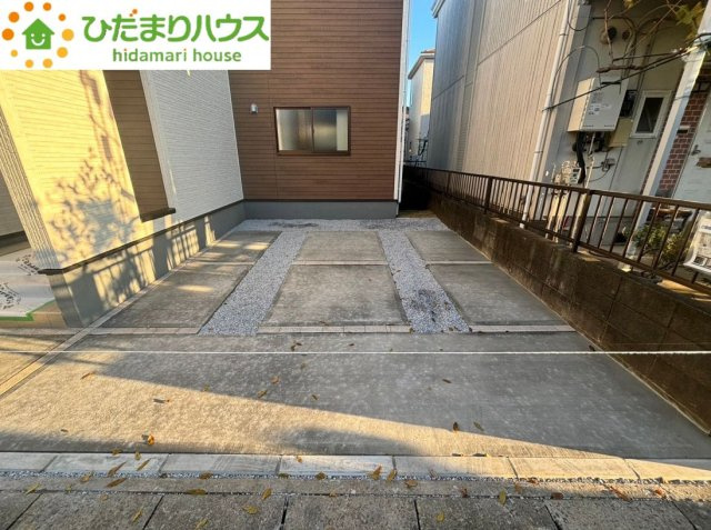上尾市原市　第5　新築一戸建て　リーブルガーデン　01の駐車場