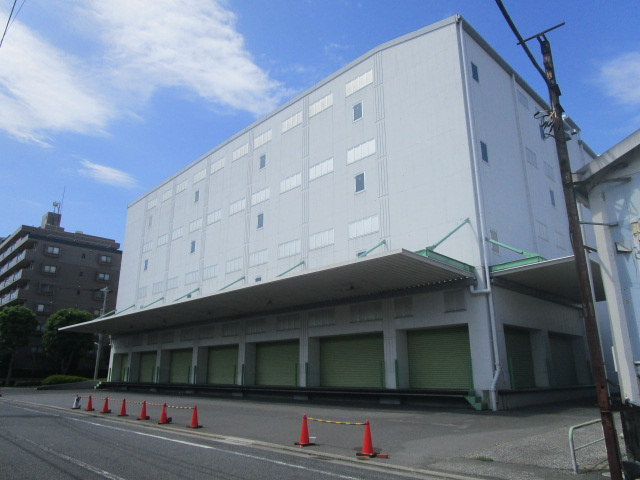 江戸川区松江１丁目の倉庫