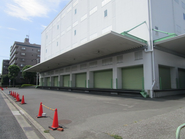 江戸川区松江１丁目の倉庫の外観