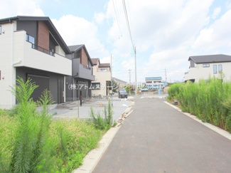 【前面道路含む現地写真】