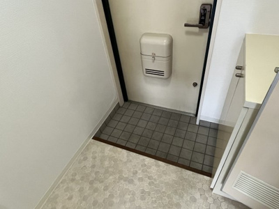 【玄関】 | ブラウンコート