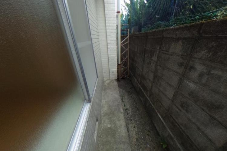 日の出マンションの庭|物件の画像10