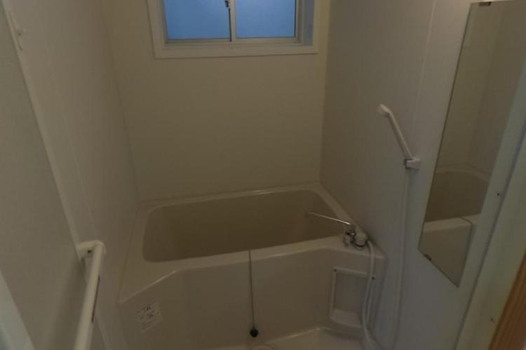 日の出マンションの浴室|物件の画像5