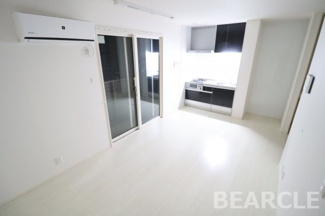 【寝室】 | シャルマントリシティⅢ | 落ち着いて過ごせるお部屋なので、寝室にいかがでしょうか