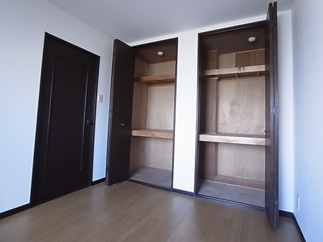神戸市長田区浜添通２丁目の賃貸マンションの収納|クローゼット