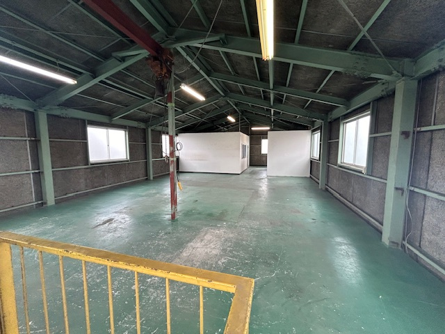 緑区大高工場の駐車場