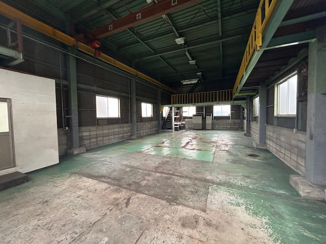 緑区大高工場の駐車場