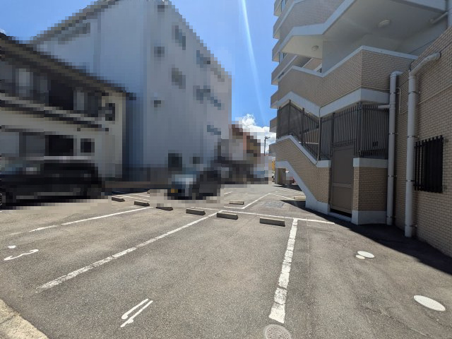 【駐車場】