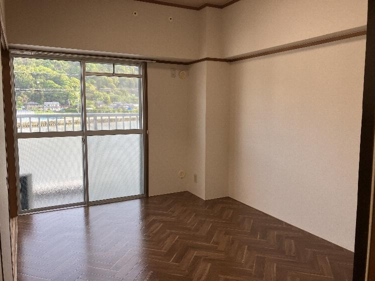 第３山崎マンションの居間・リビング|物件の画像7