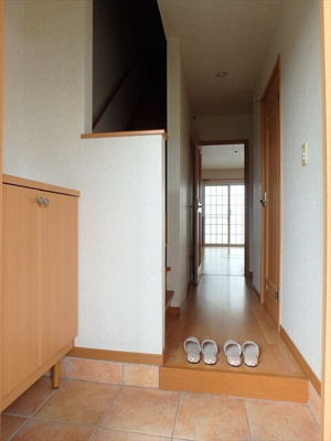 【玄関】 | ネイ・クラルテ | 別部屋写真です。