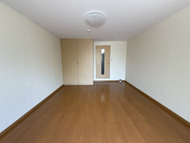 滝野社レジデンスの居間・リビング