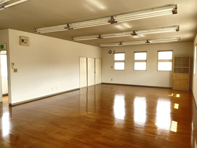 蔵王半郷テナント（事務所）の居間・リビング