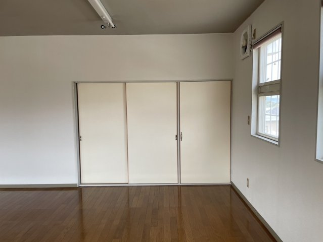 蔵王半郷テナント（事務所）の居間・リビング