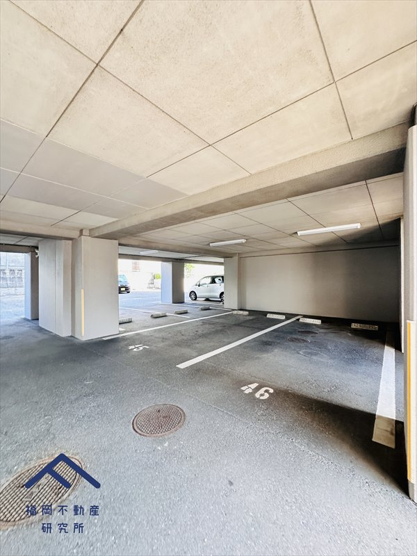 エクレール福岡東の駐車場