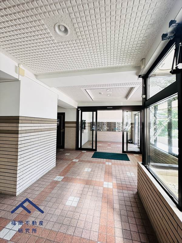 エクレール福岡東のエントランス