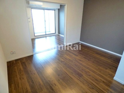 【居間・リビング】 | 神戸ハーバーサイド 萬利レジデンス