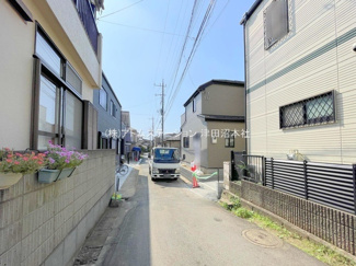 【前面道路含む現地写真】