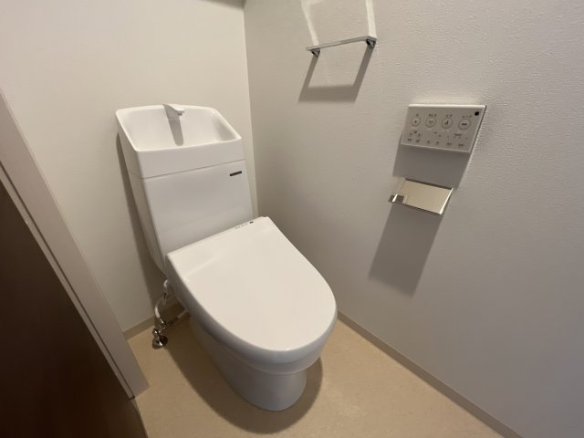 F asecia fougereのトイレ